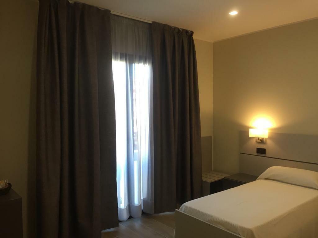 Roma Rooms Ancona Exterior foto